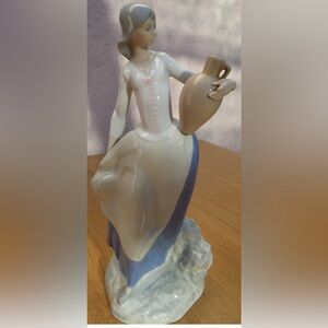 Elegant Porcelain Figurine in Blue and White